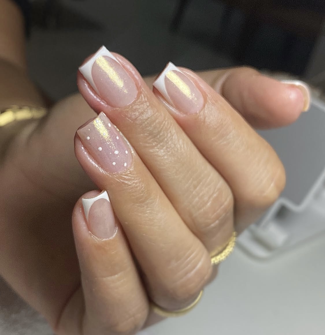 Francesinha com detalhes dourados